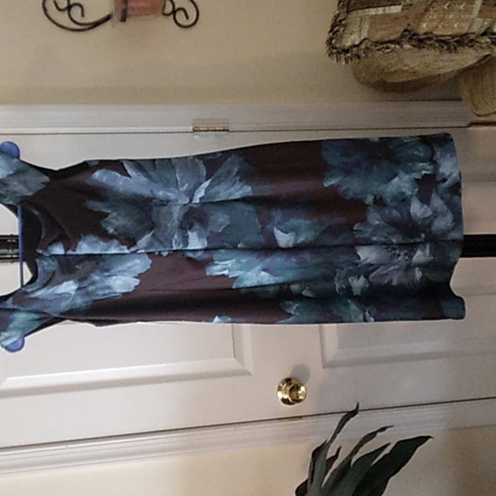 Dress - Picture 2 of 4
